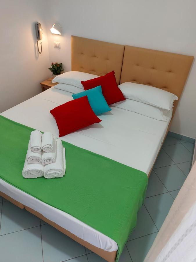 Hotel Senza Pensieri Риччоне Экстерьер фото