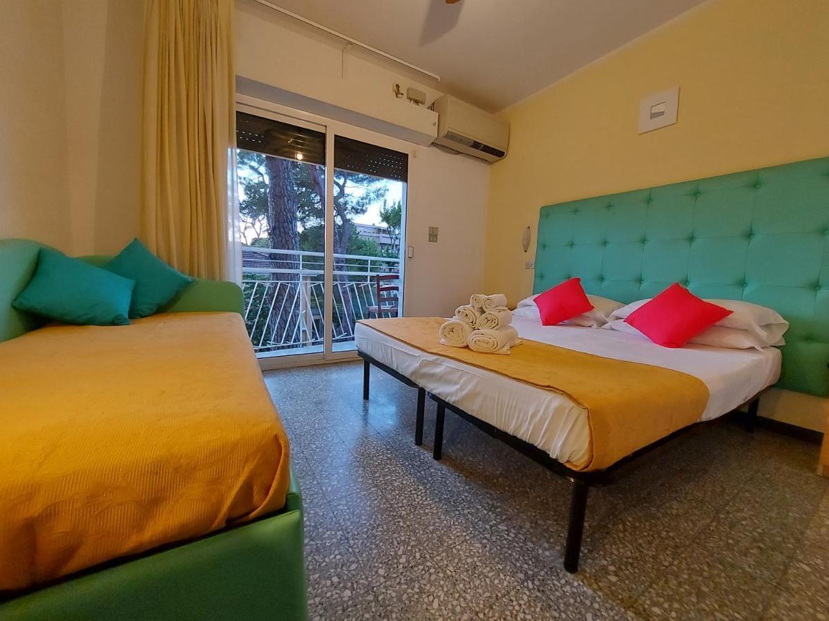 Hotel Senza Pensieri Риччоне Экстерьер фото