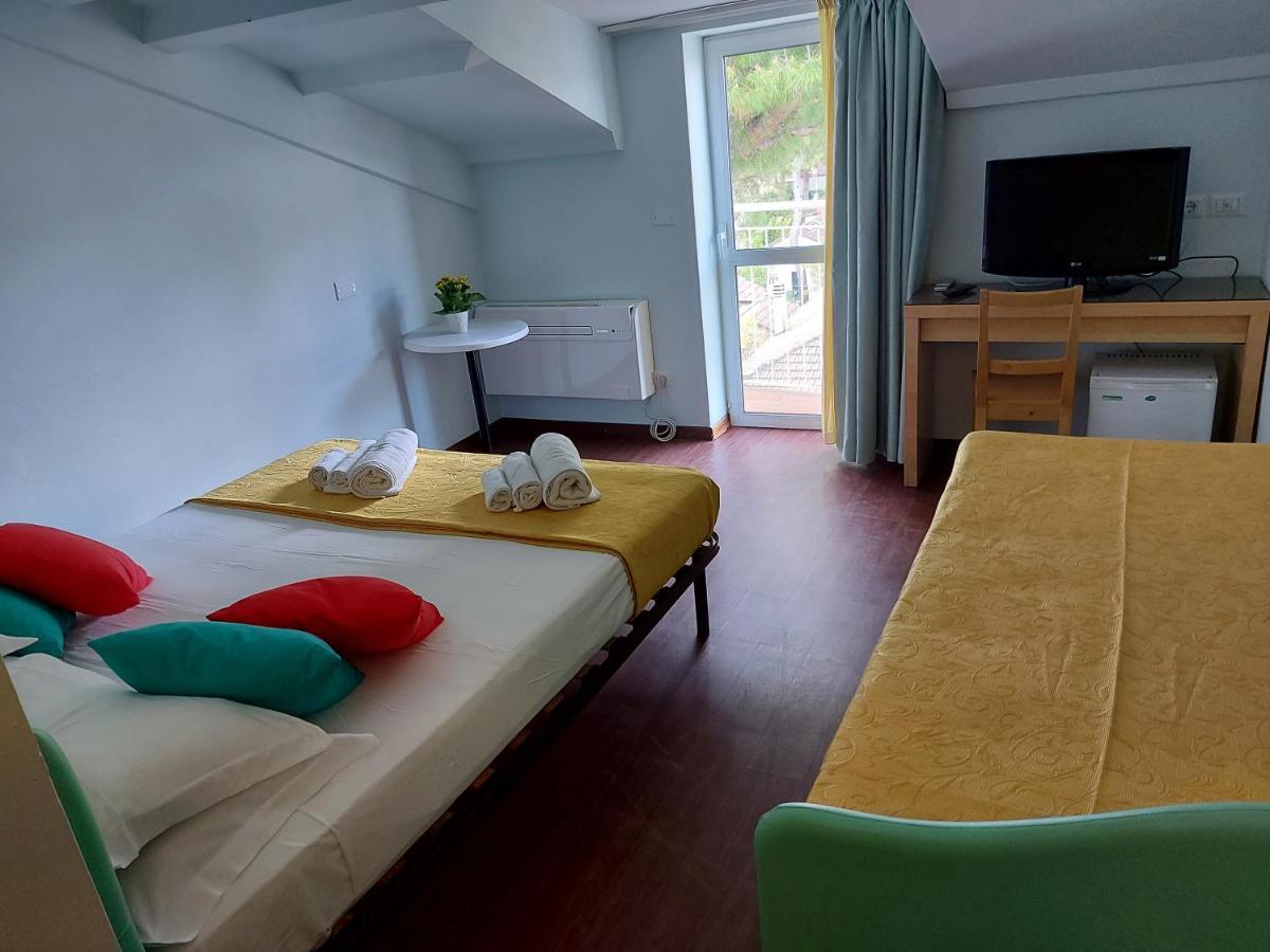 Hotel Senza Pensieri Риччоне Экстерьер фото