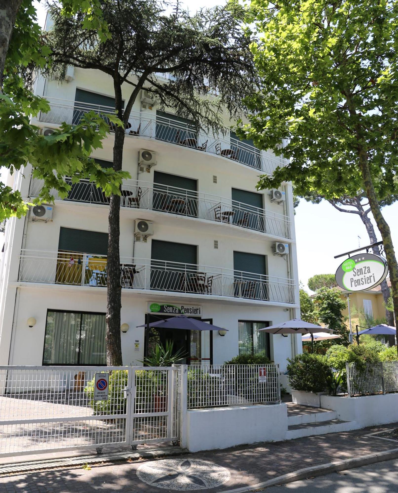 Hotel Senza Pensieri Риччоне Экстерьер фото